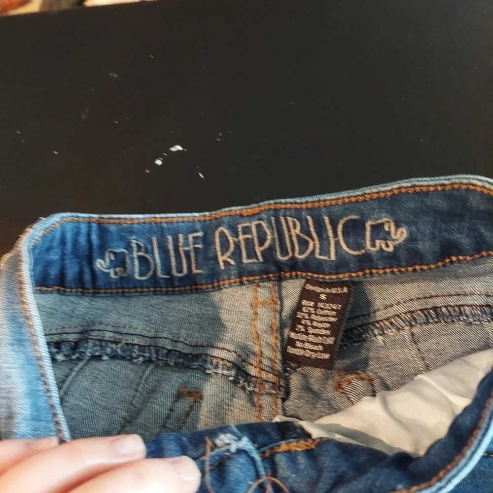 Junior Denim Ripped, Blue Republic Jeans Size 5 Juniors - Picture 10 of 16